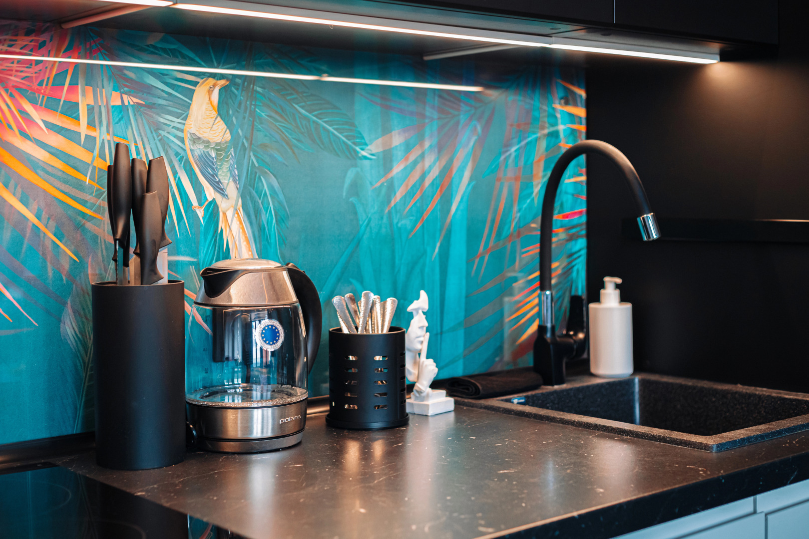 Апартаменты Lalapart Tropikana с ярким ремонтом на 30 этаже небоскреба Савеловский Сити