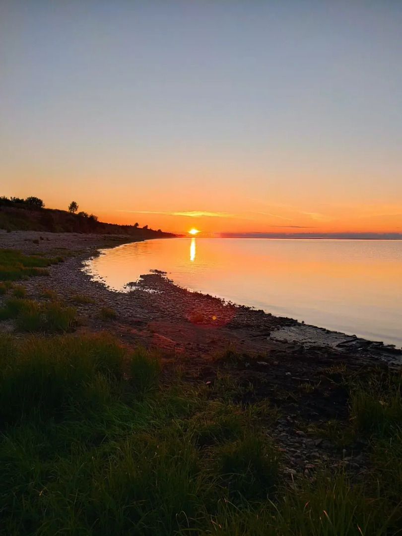 Бунгало с Террасой на Берегу Озера Ильмень