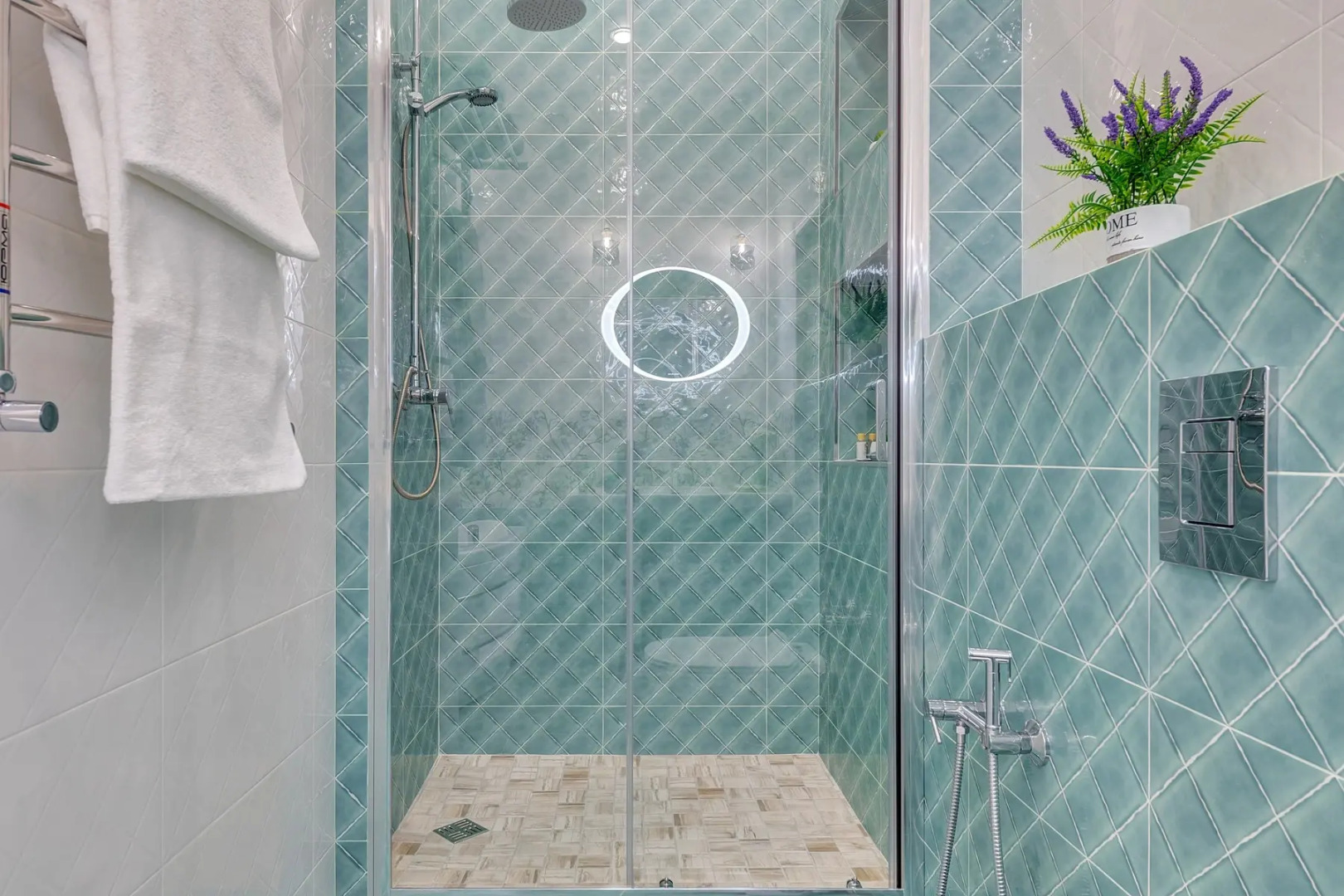 Апартаменты Люкс с большой ванной и видом на горы Sea Breeze & SPA