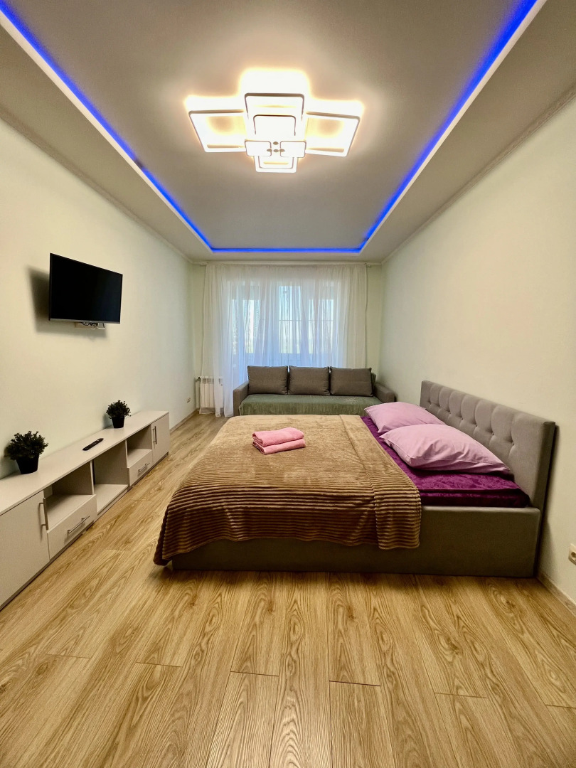 Квартира двухкомнатная в центре города в элитном доме