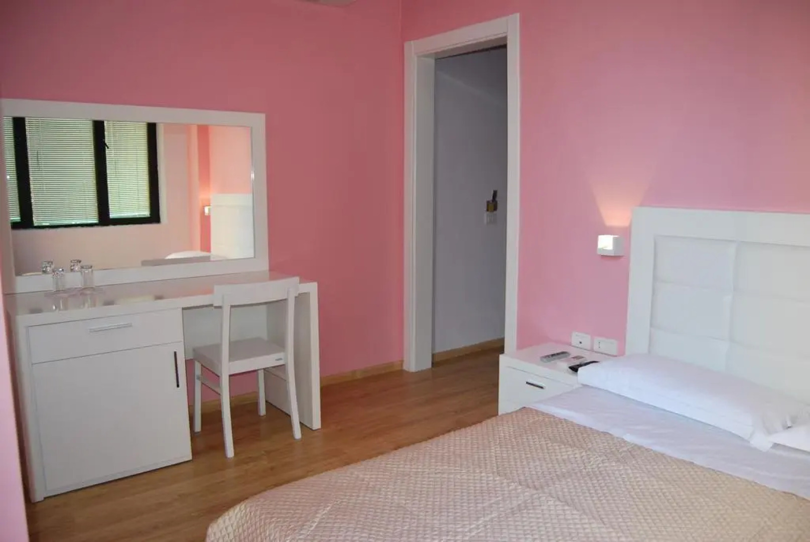 Отель Grand White City