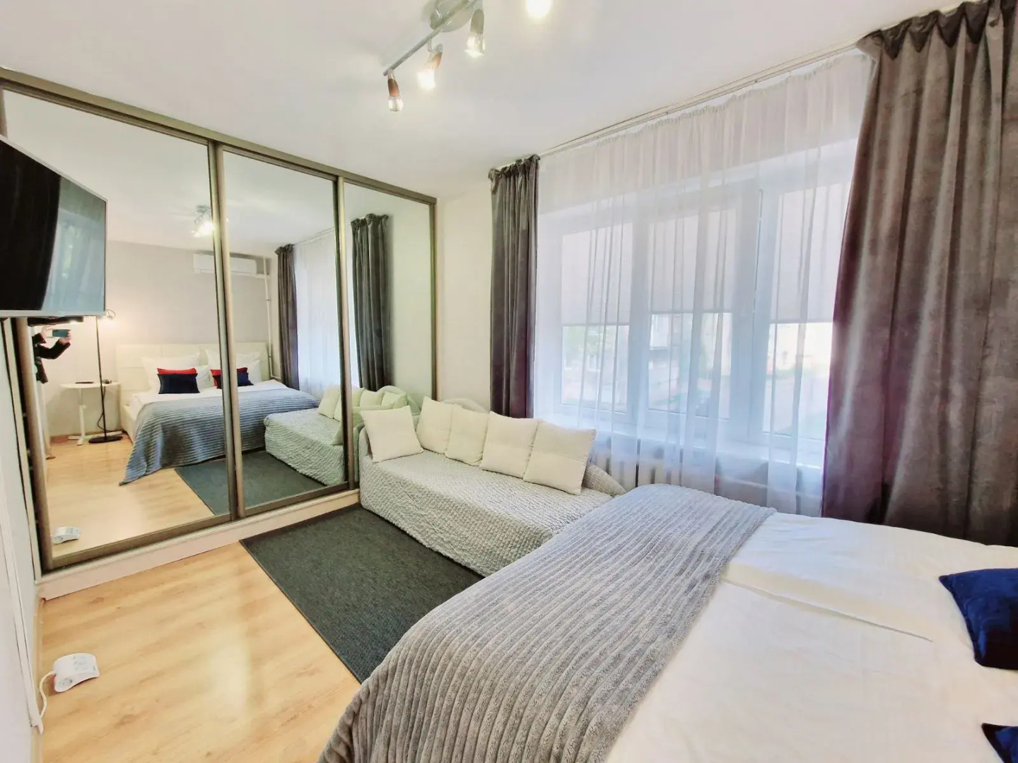 Апартаменты Двухкомнатные Центр, площадь Победы, Галицкого 19, Колибри#19