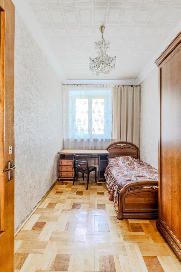 Квартира в Тихом центре Парк Челюскинцев 4 ком.кв.