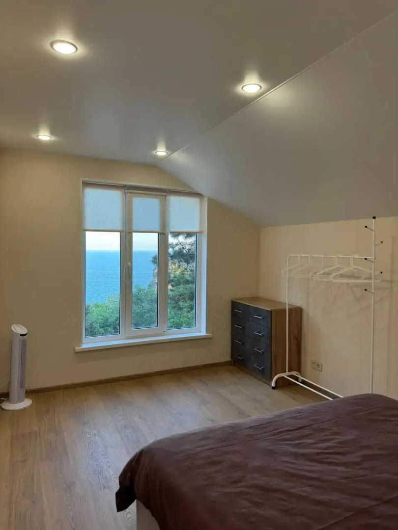 Частный дом Уютный на скале