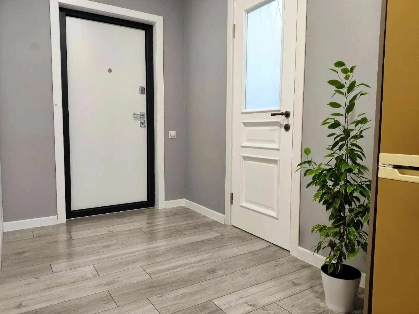 Квартира с Видом на Набережную Реки