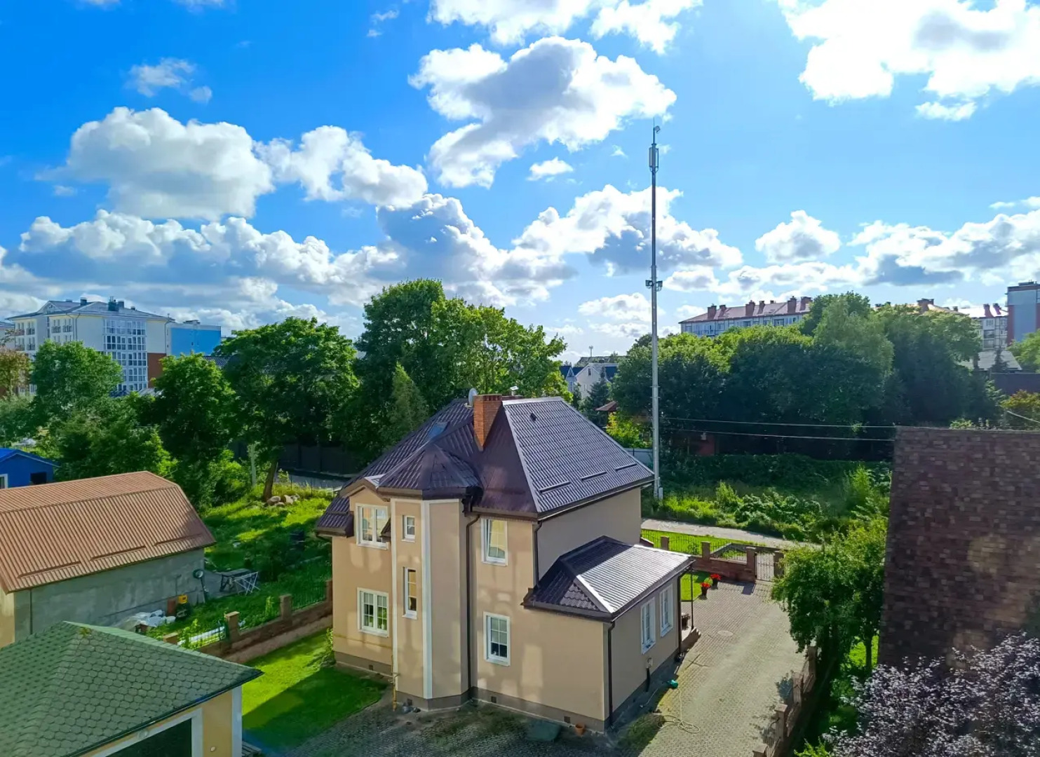 Апартаменты Рыба-Кит в современном комплексе на Яблоневой