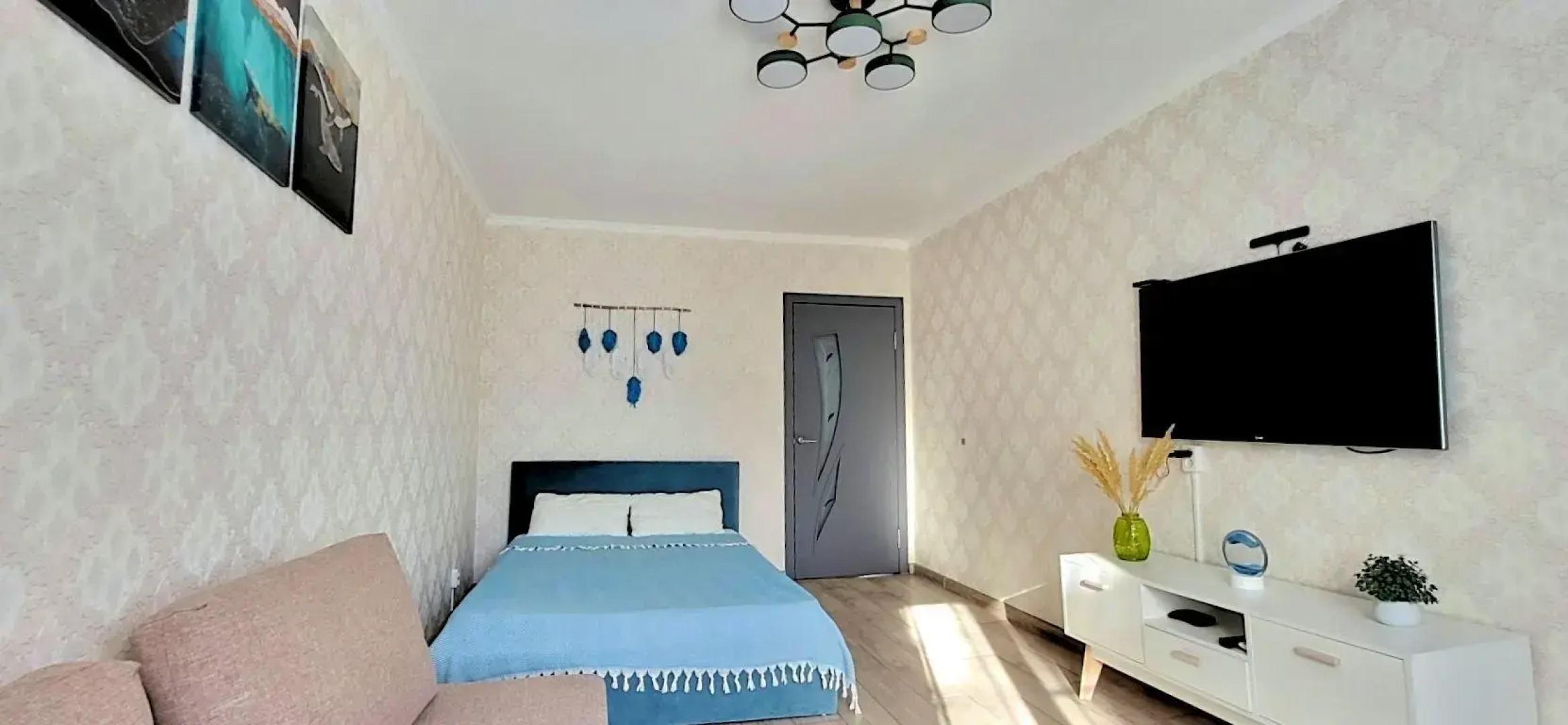 Квартира Двухкомнатные Апартаменты с Раздельными Комнатами и Парковкой для Машин у Входа