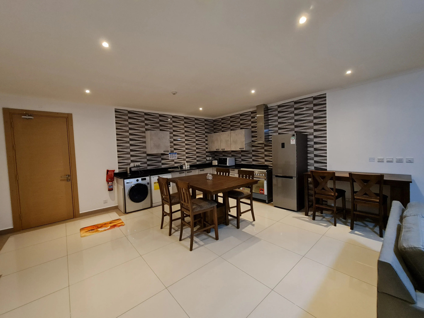 Апарт-отель Royale Suites Luxury Apartment