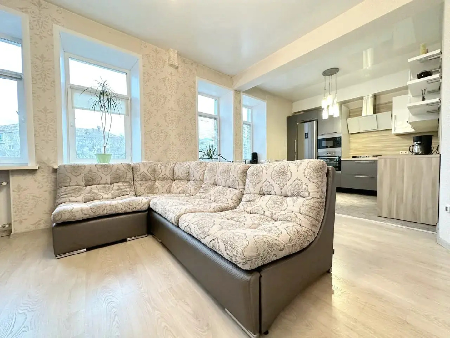 Квартира Трехкомнатная в центре на Орджоникидзе рядом с Набережной