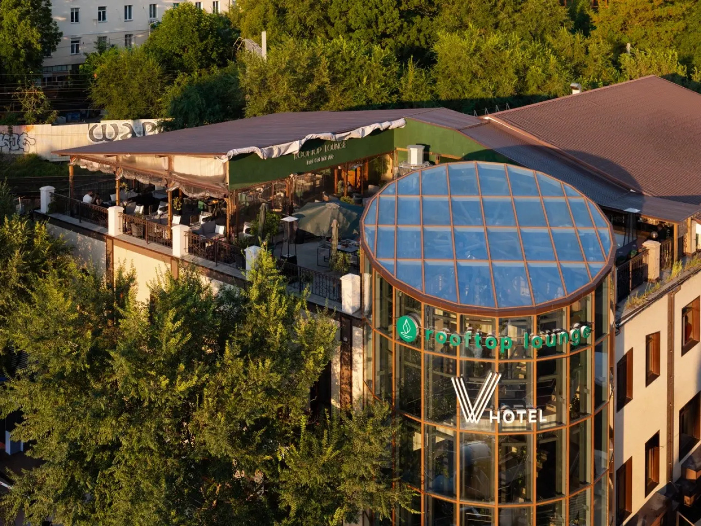 Отель V Hotel&Rooftop Lounge