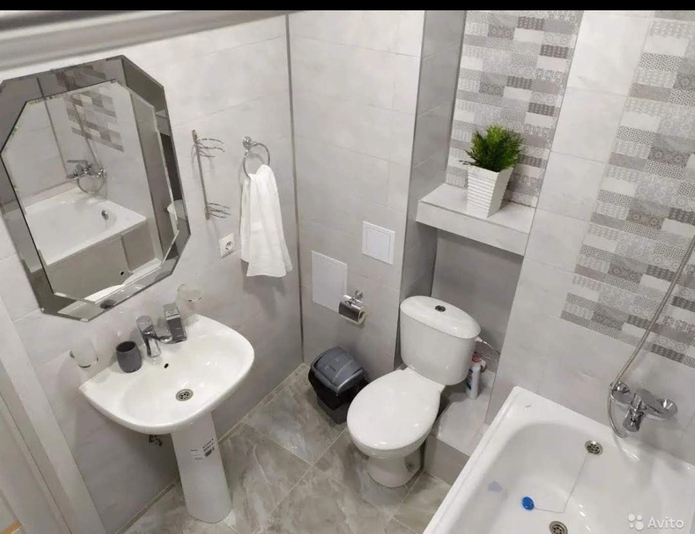 Улучшенные двухкомнатные апартаменты в центре