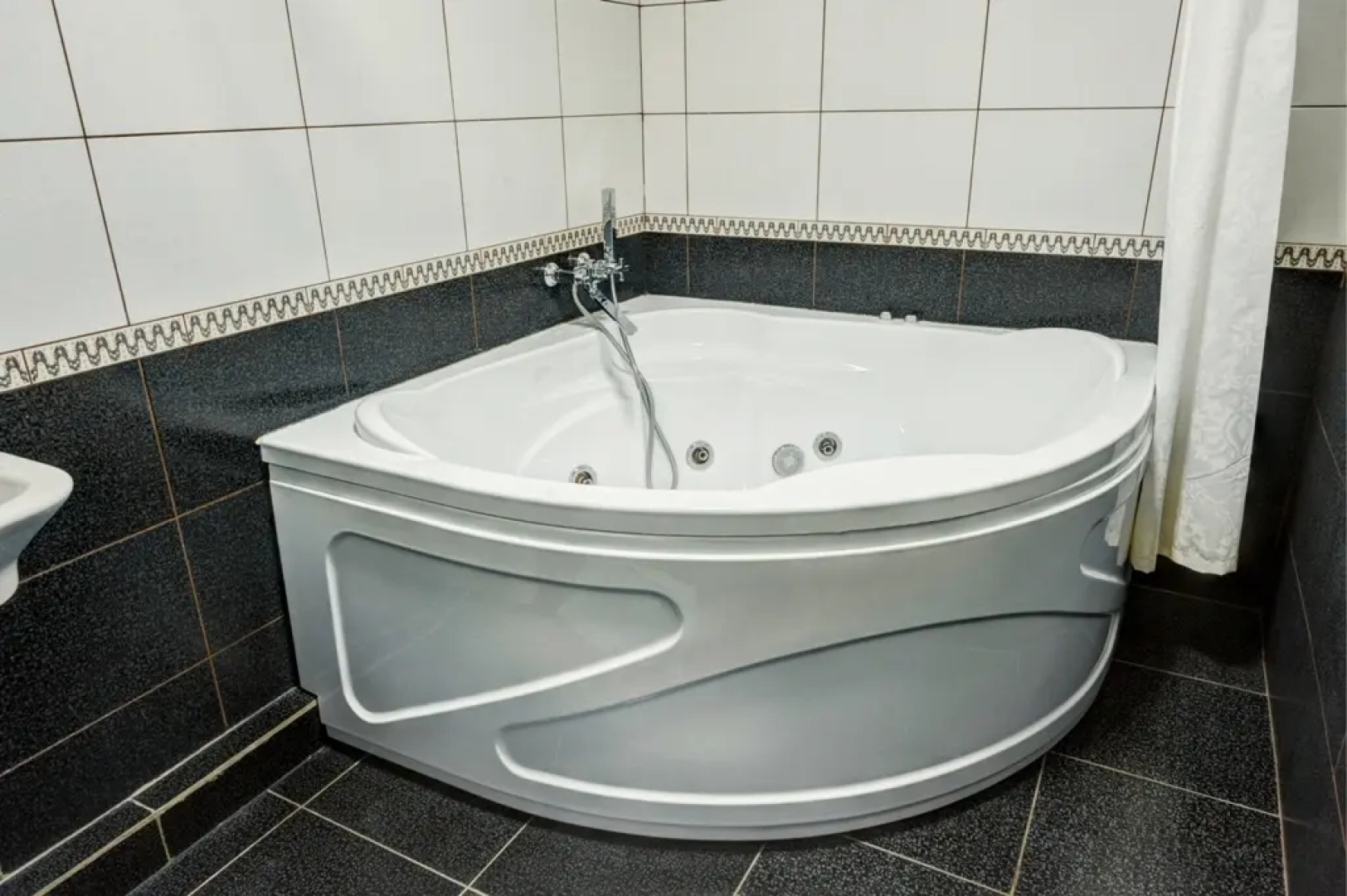 Отель Наири