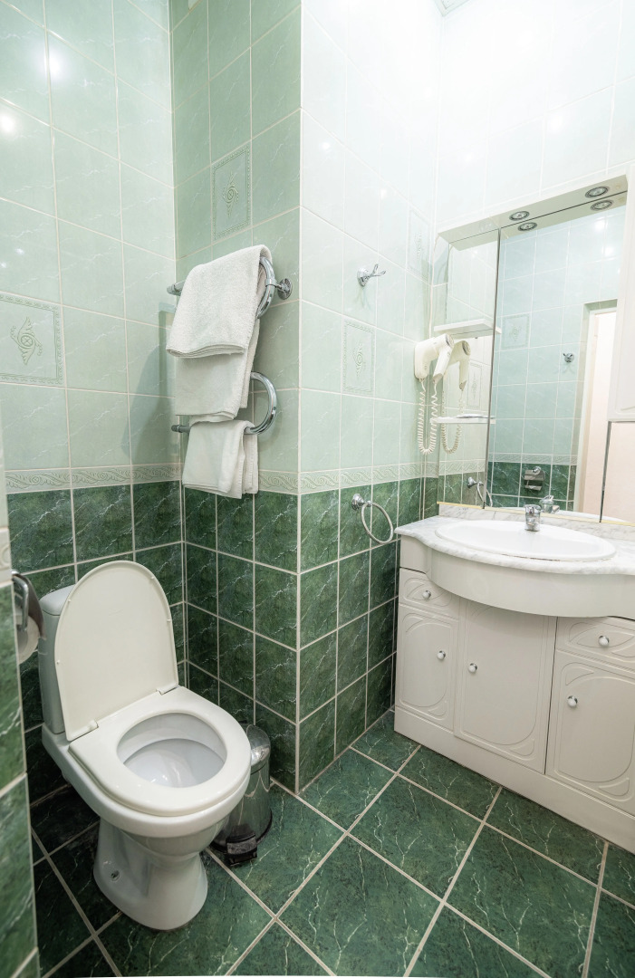 Отель Ист-Вест