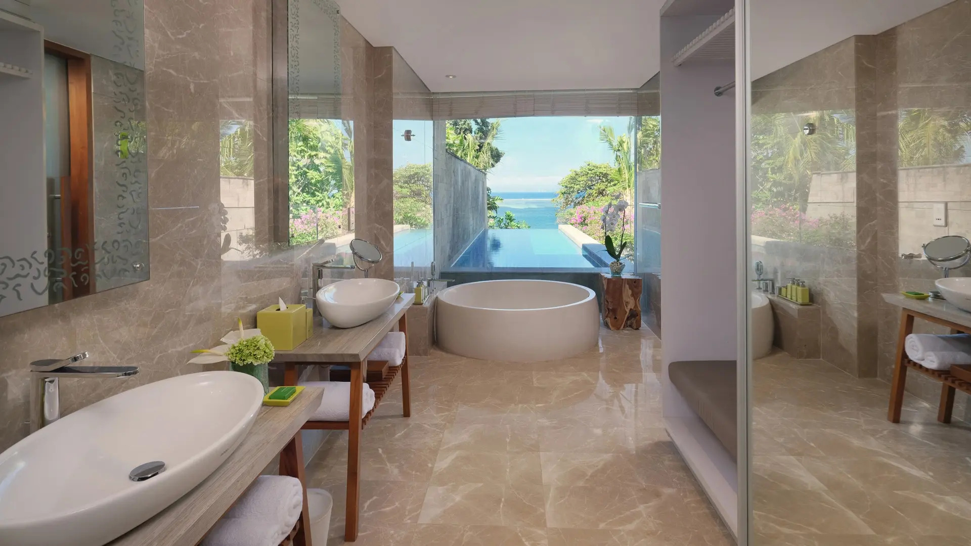 Отель Maya Sanur Resort & Spa