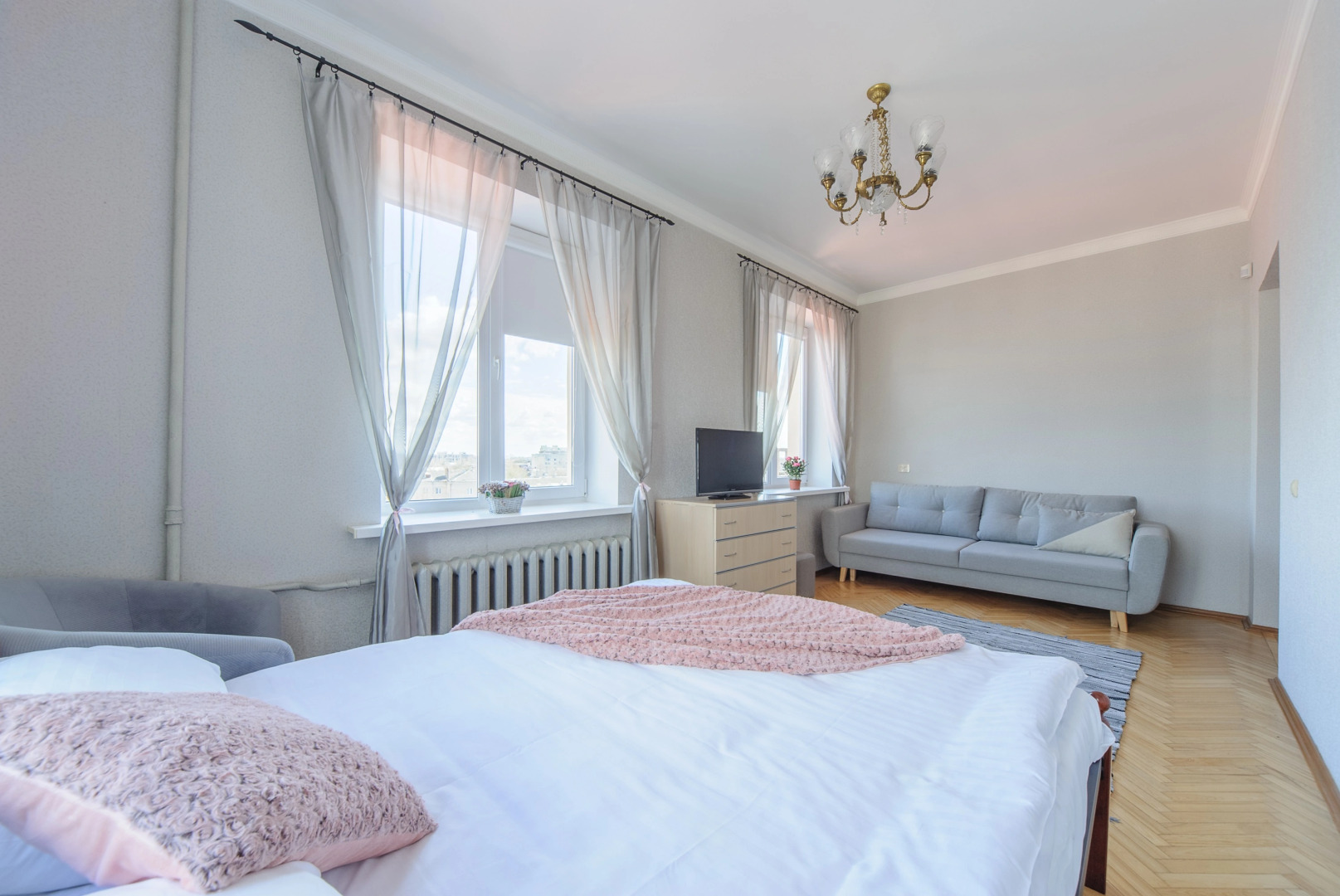 Апартаменты рядом с Монументом Победы