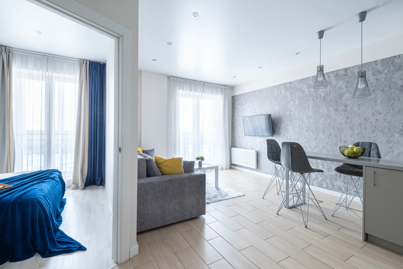 Квартира на сутки Минск Маяк Метро 3 минуты Бесконтактное заселение Wi-Fi Кухня объединена с жилой зоной Отдельная спальня