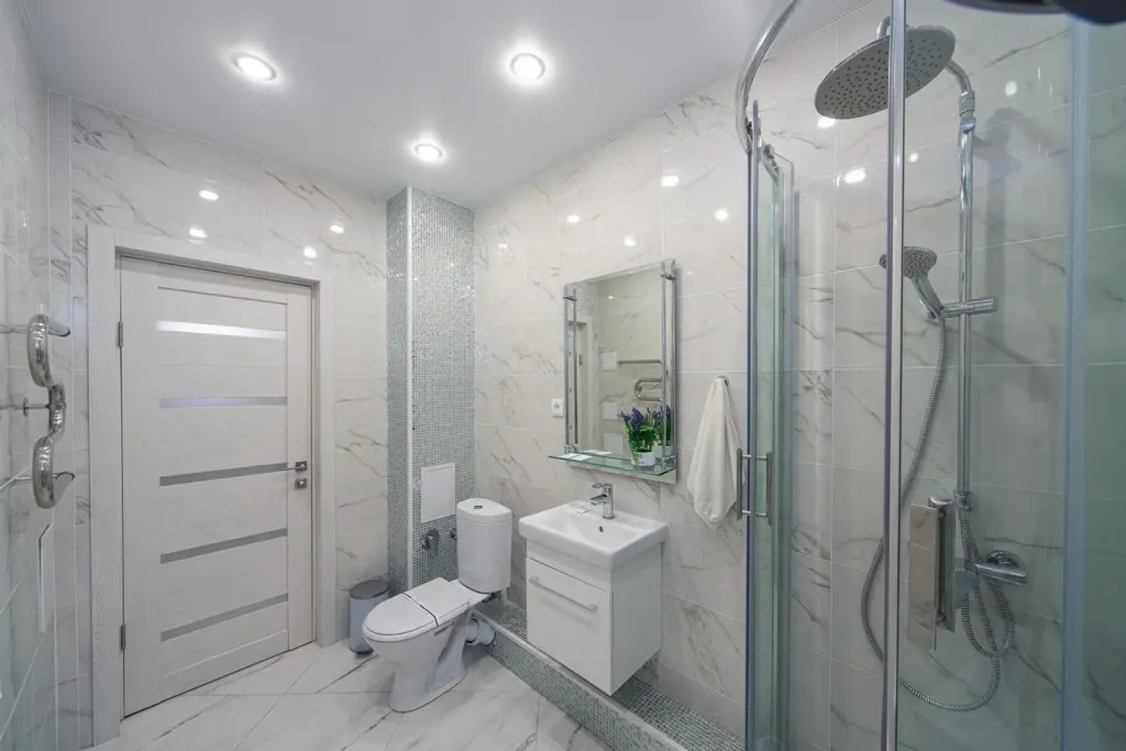 Квартира от компании Хоум Отель на Ново- Садовой 106Г