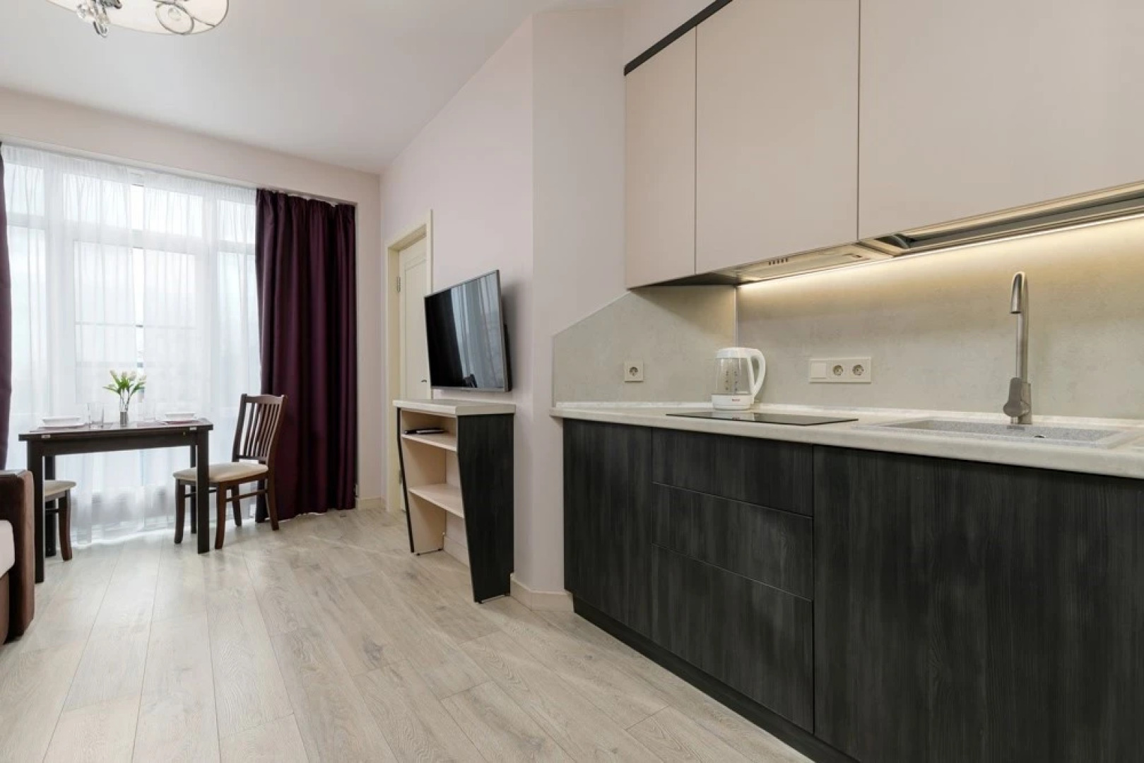 Апартаменты GeoApart Цветочная 30 8