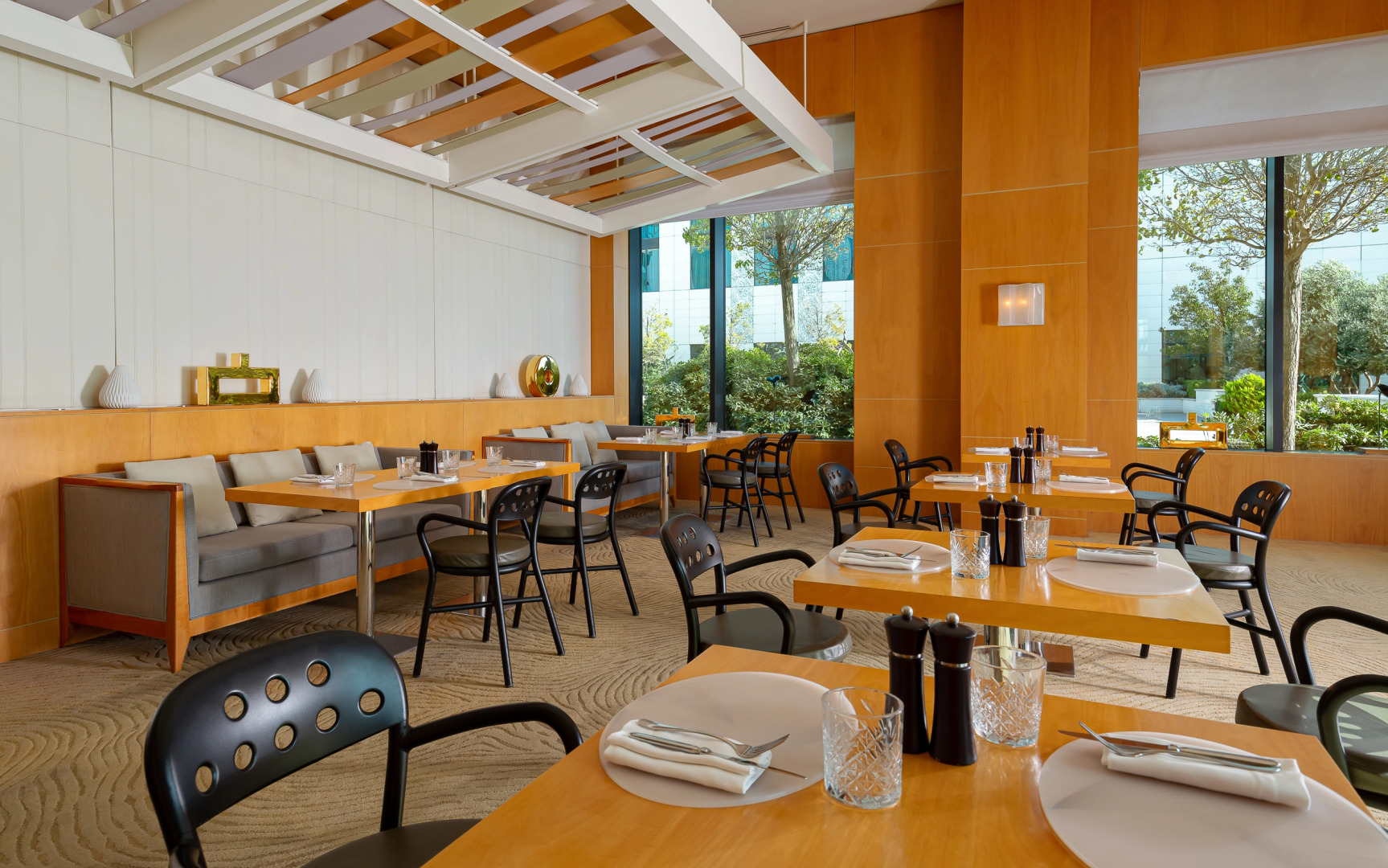 Отель Baku Marriott Hotel Boulevard