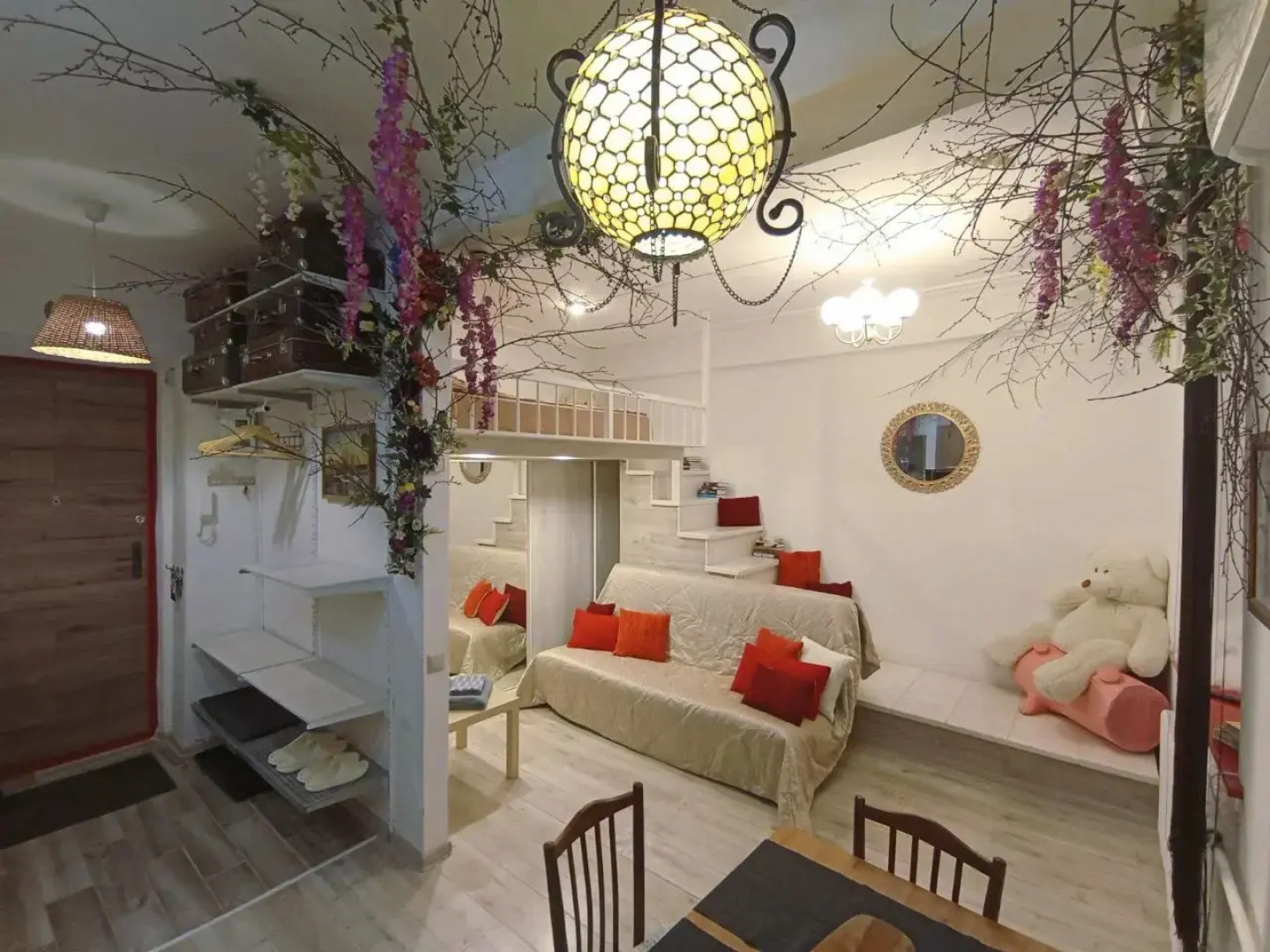 Квартира Студия с авторским декором Сказочный лес в красивом доме