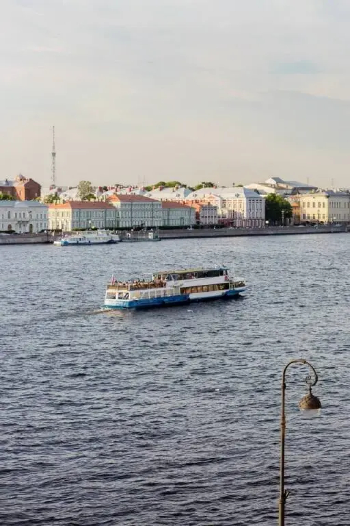 Апартаменты a.m. Rooms Neva River View (Angliyskaya Naberezhnaya)