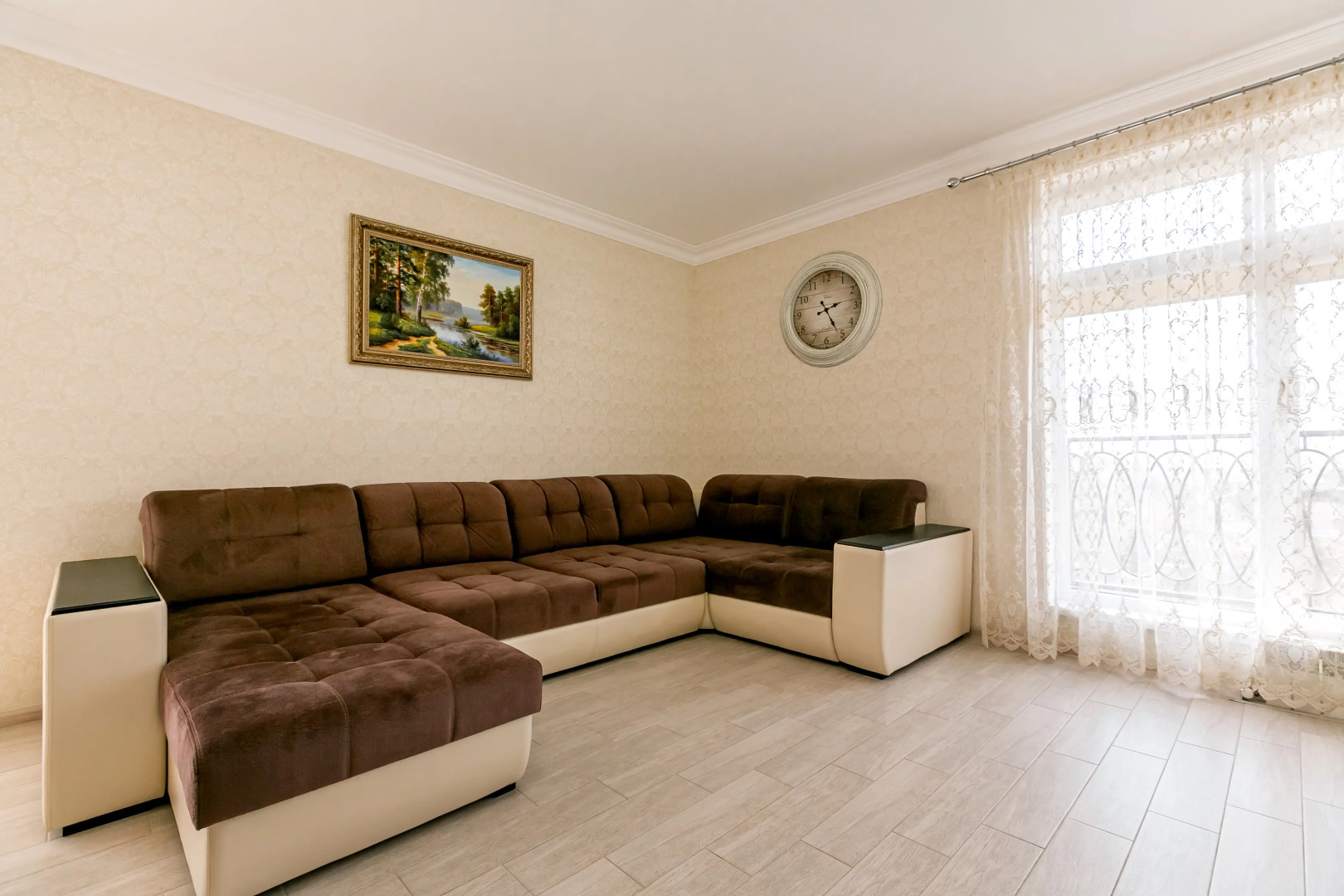 Апартаменты Лира от Ирины Савельевой + С красивым видом на Боргустанский хребет + У входа в верхний Курортный парк + Релакс 150%!