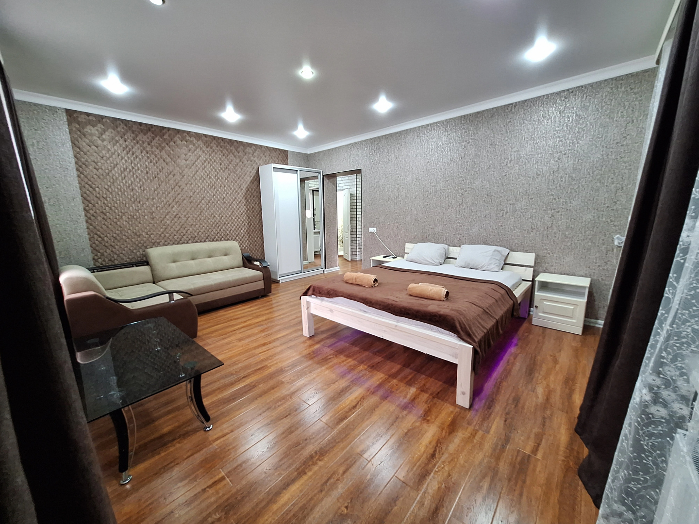Апартаменты Brown Room от Rooms Apartment