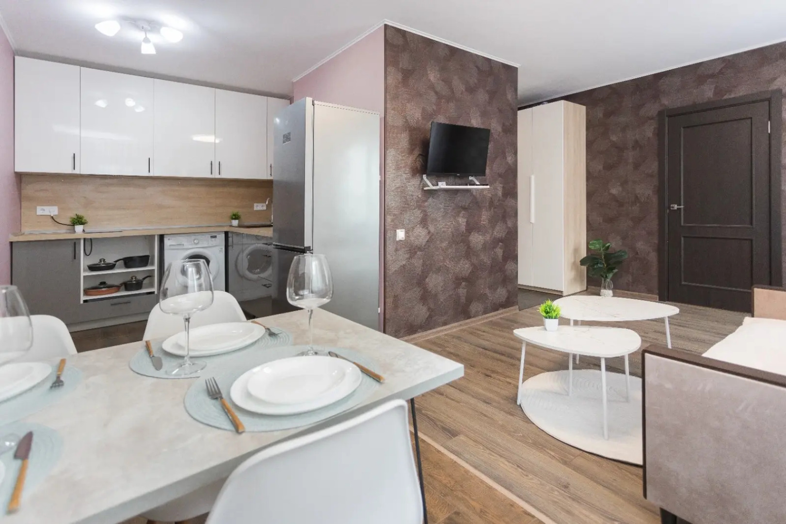 Апартаменты "DaRent Karelia" на Энтузиастов 15