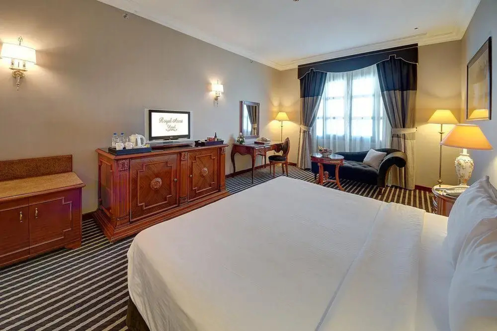 Ascot Hotel