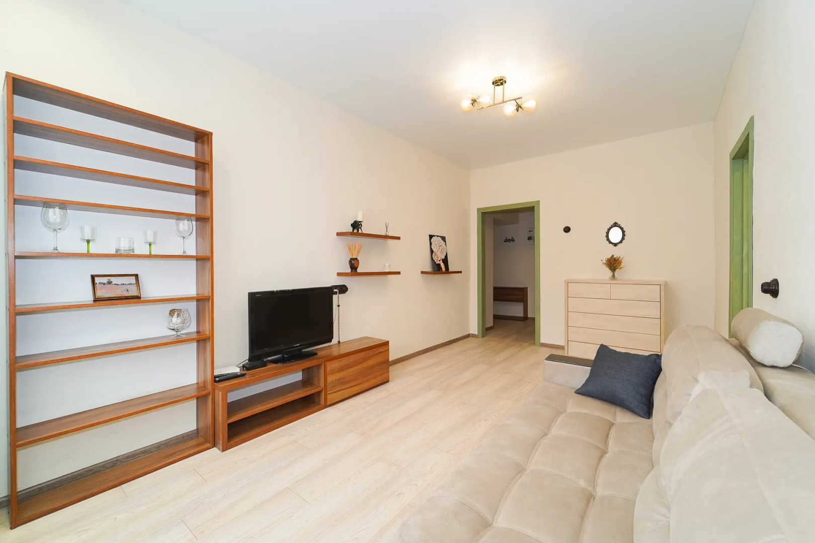 Двухкомнатная Квартира на Интернациональной 13