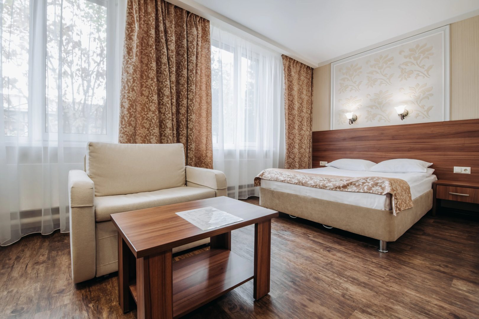 LESNOY Park Hotel