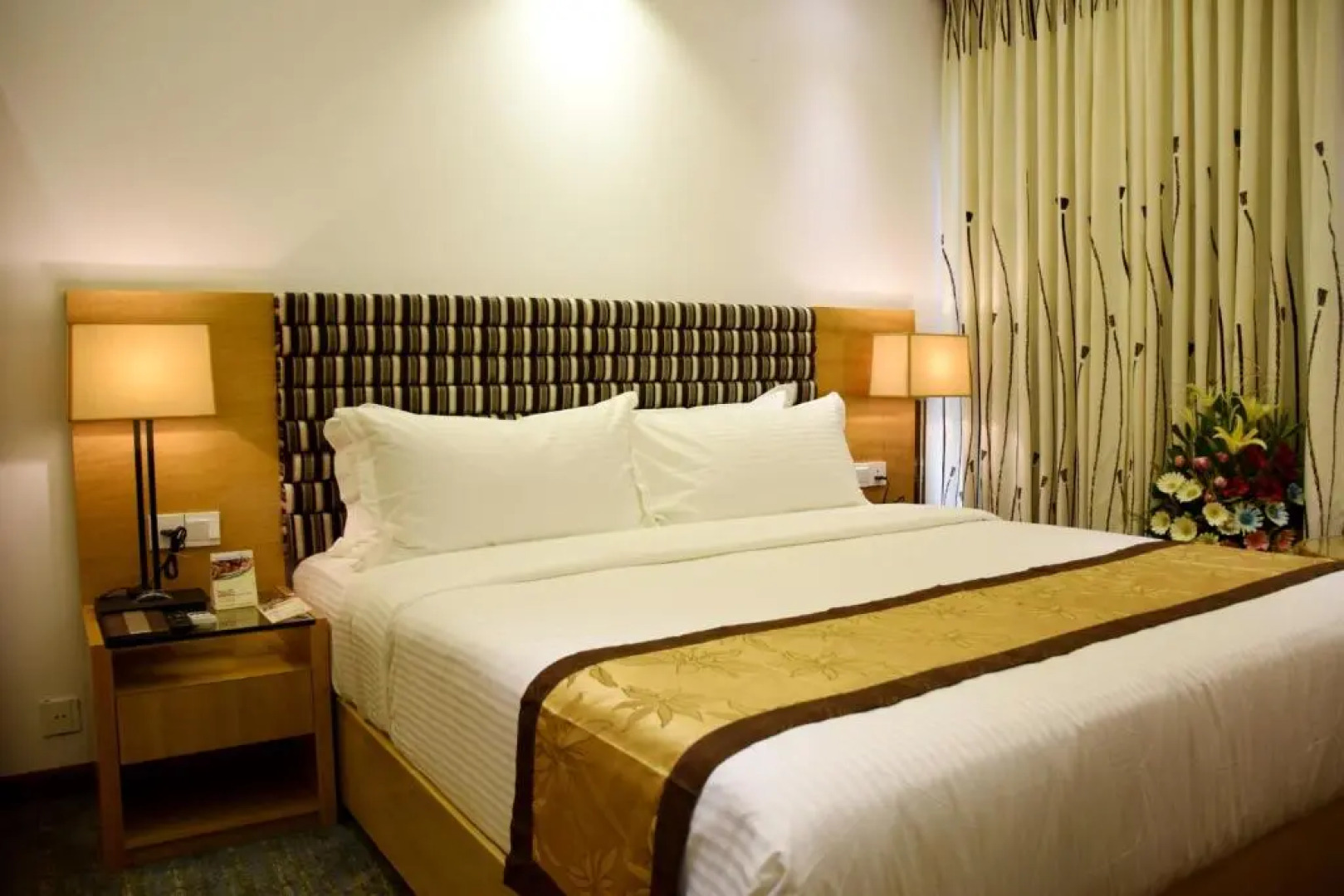 Отель Bengal Canary Park