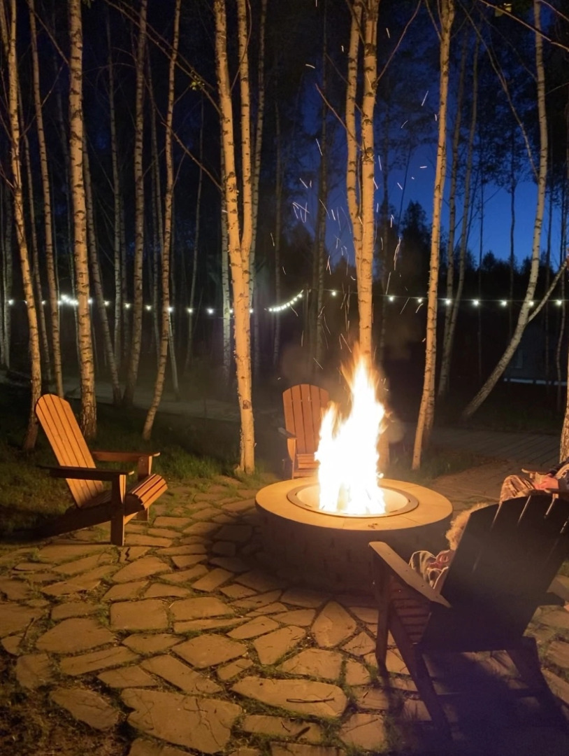 Гостевой дом в Грин Лаундж в окружении леса на берегу Истры