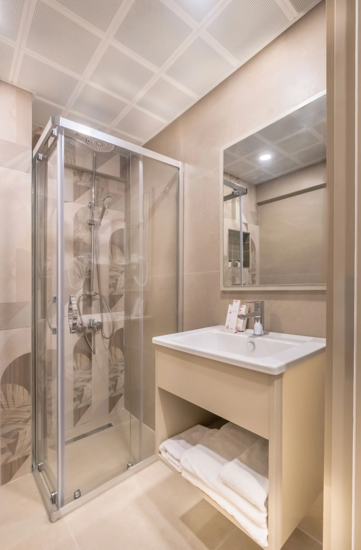 Rose Garden Premium Hotel