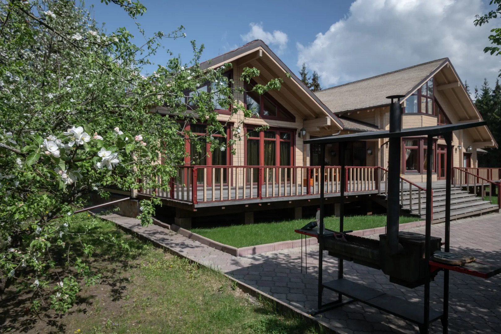 Гостевой Дом Деревянный Коттедж с бассейном и баней