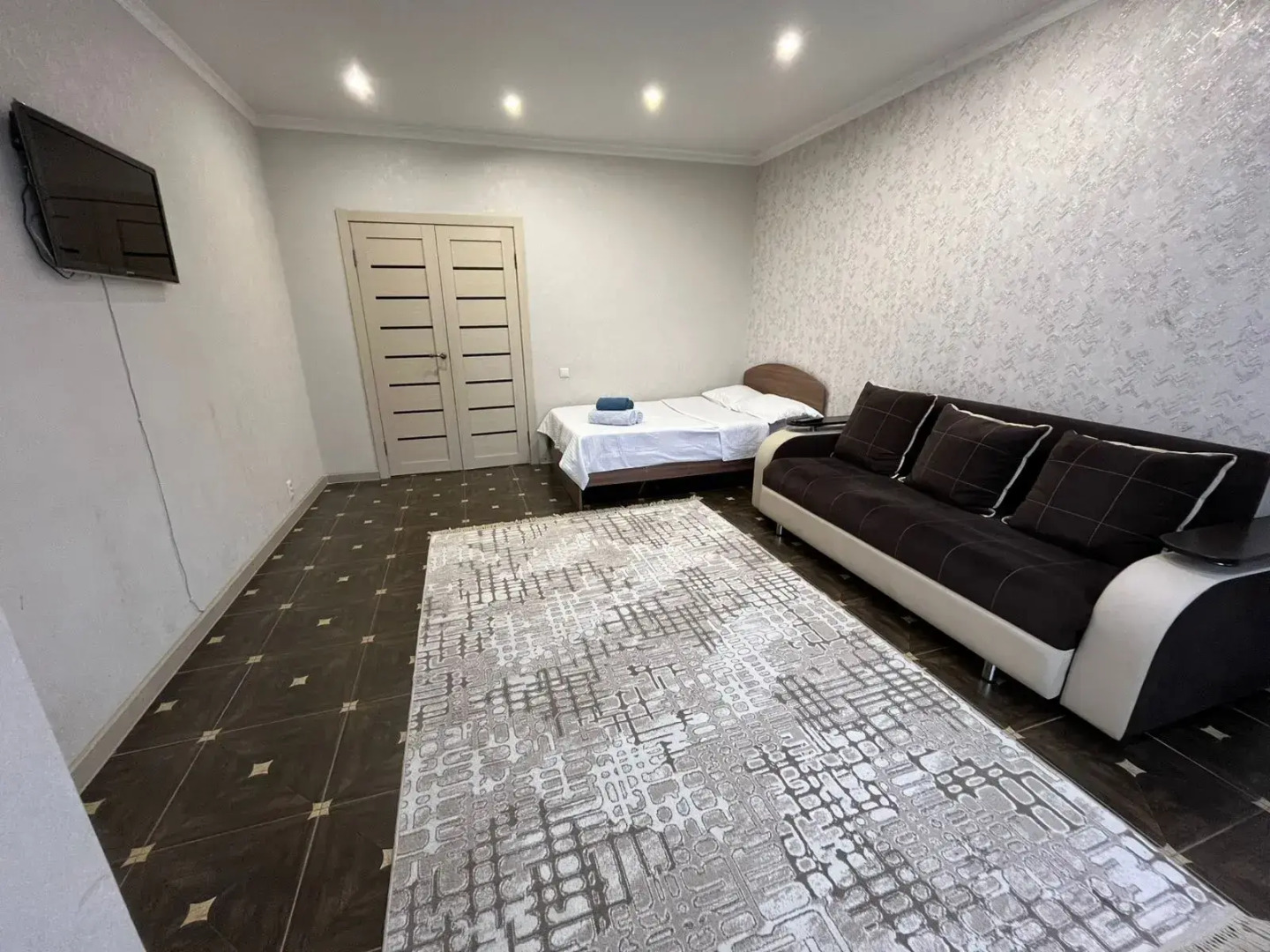 Апартаменты ЖК Абылай хан 1/3