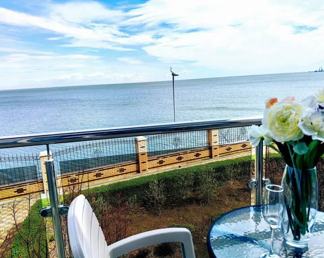 Апартаменты 40 м² на Первой Линии Моря