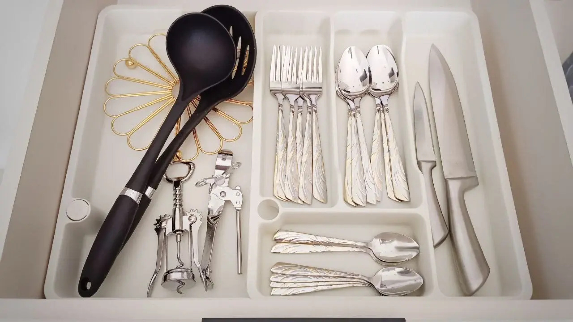 Квартира дизайнерская Renta27 в ЖК Riverdаy