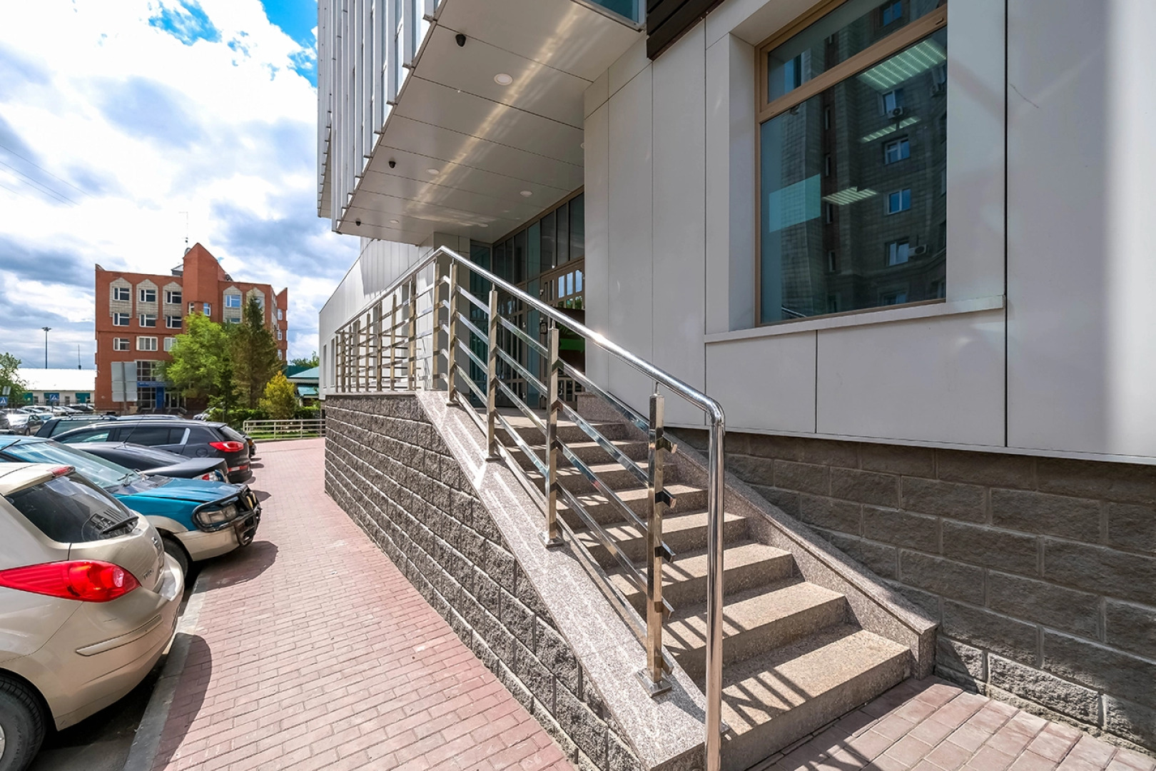 Однокомнатная квартира около жд вокзала на улице Ленина 81