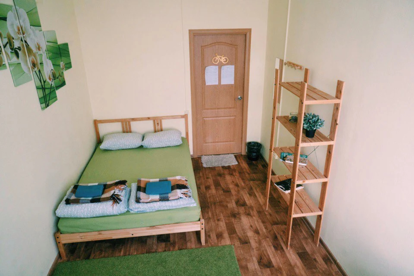Хостел Roof
