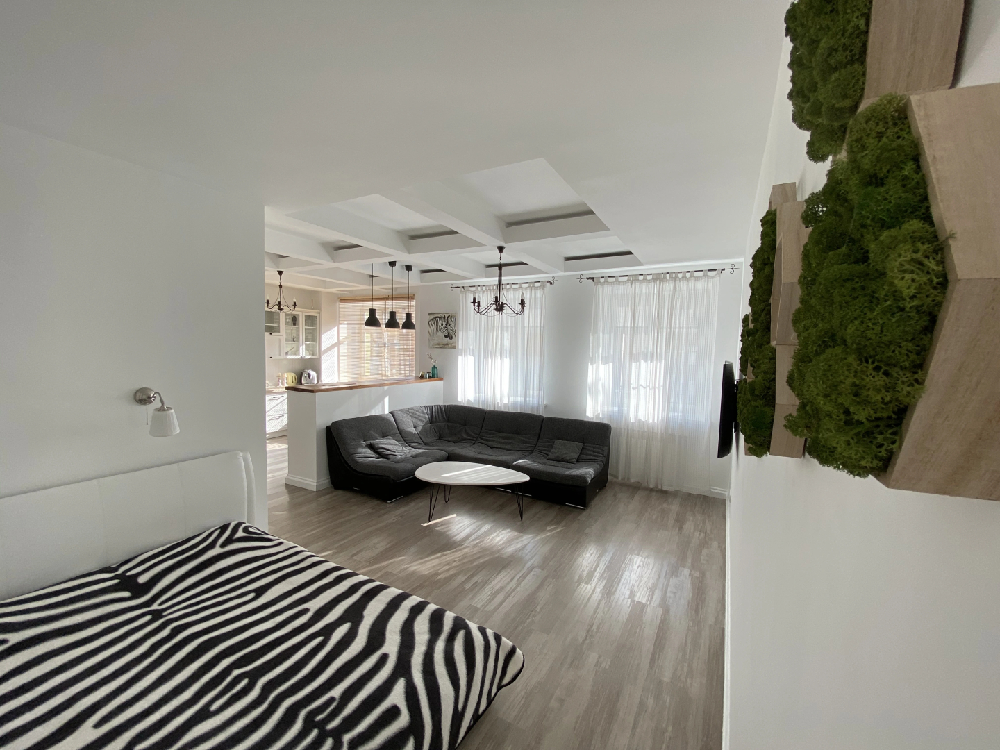 Апартаменты Bright Apartment