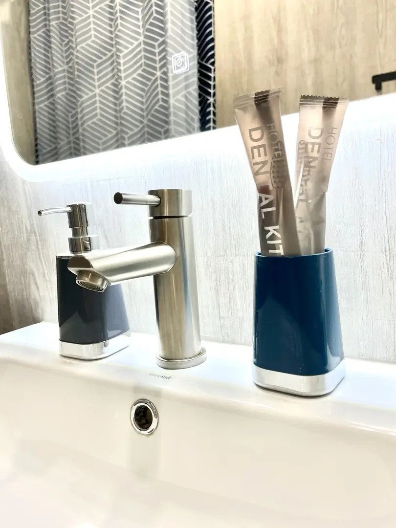 Апартаменты Студия KrasLoft в ЖК Притяжение на двоих