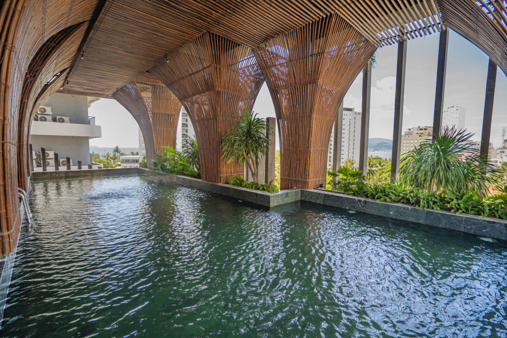 Отель The Signature Nha Trang