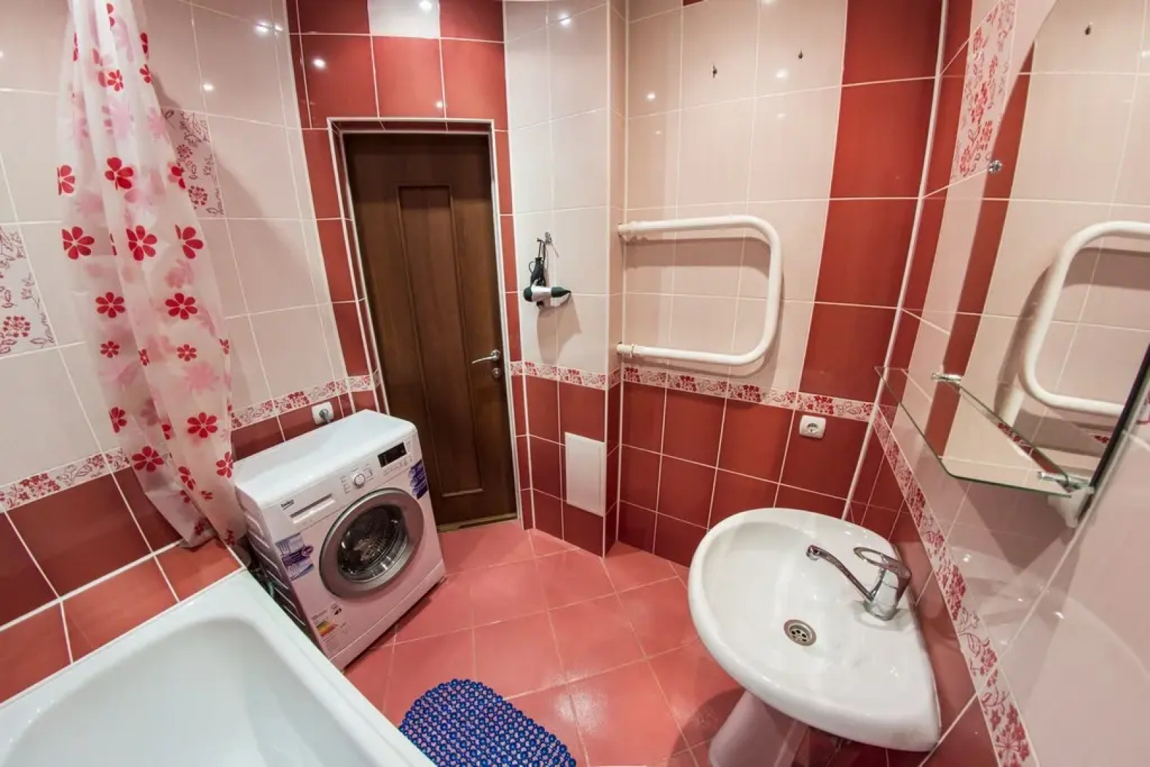 Апартаменты Home Hotel на улице Рабкоров