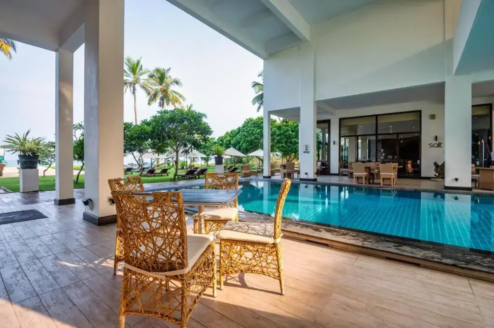 Отель Shinagawa Beach Hotel