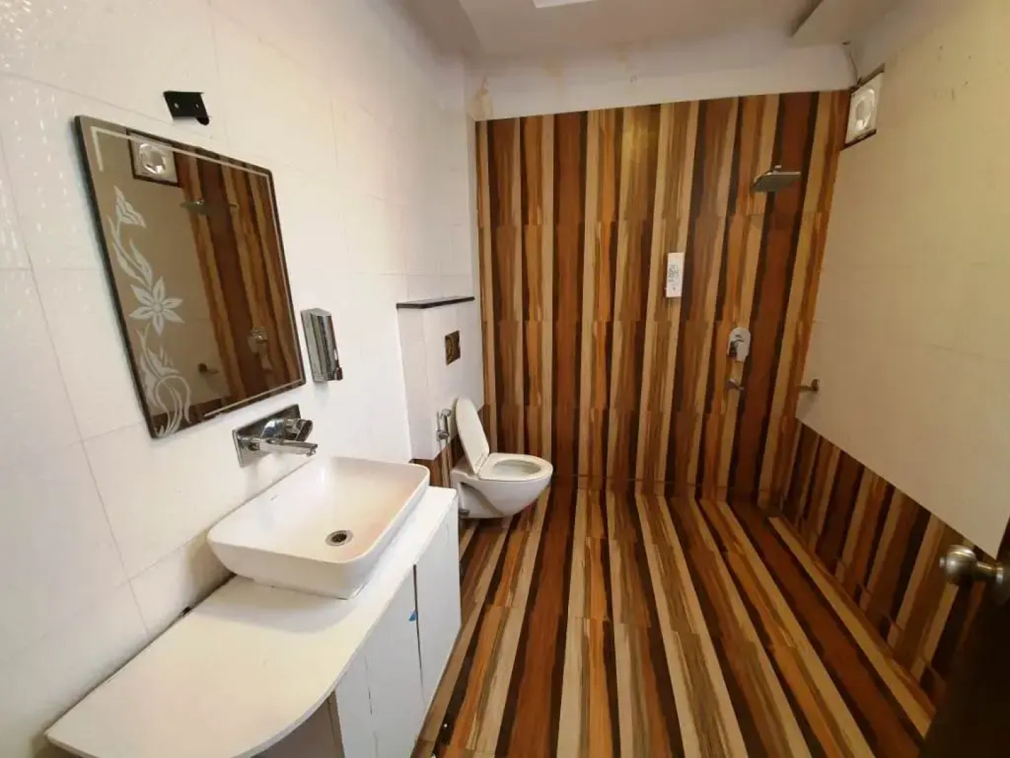 Hotel Mandakini Royal