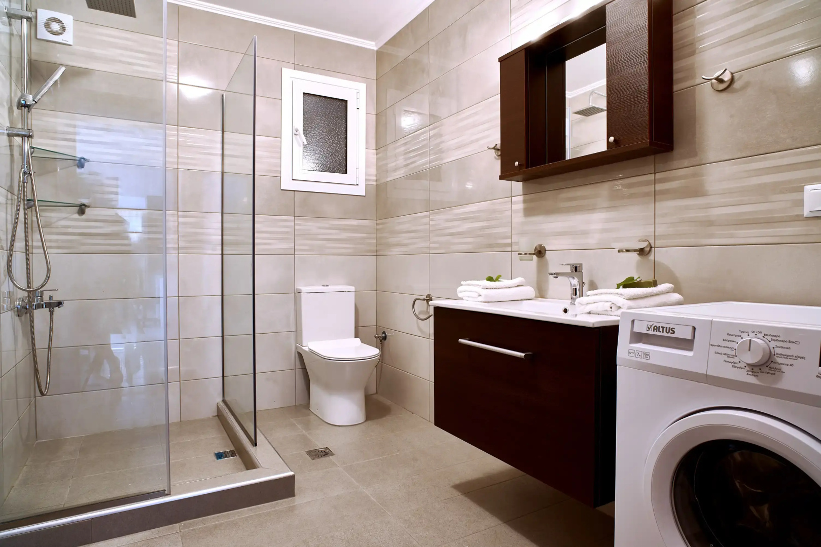 Отель Lake View Suites