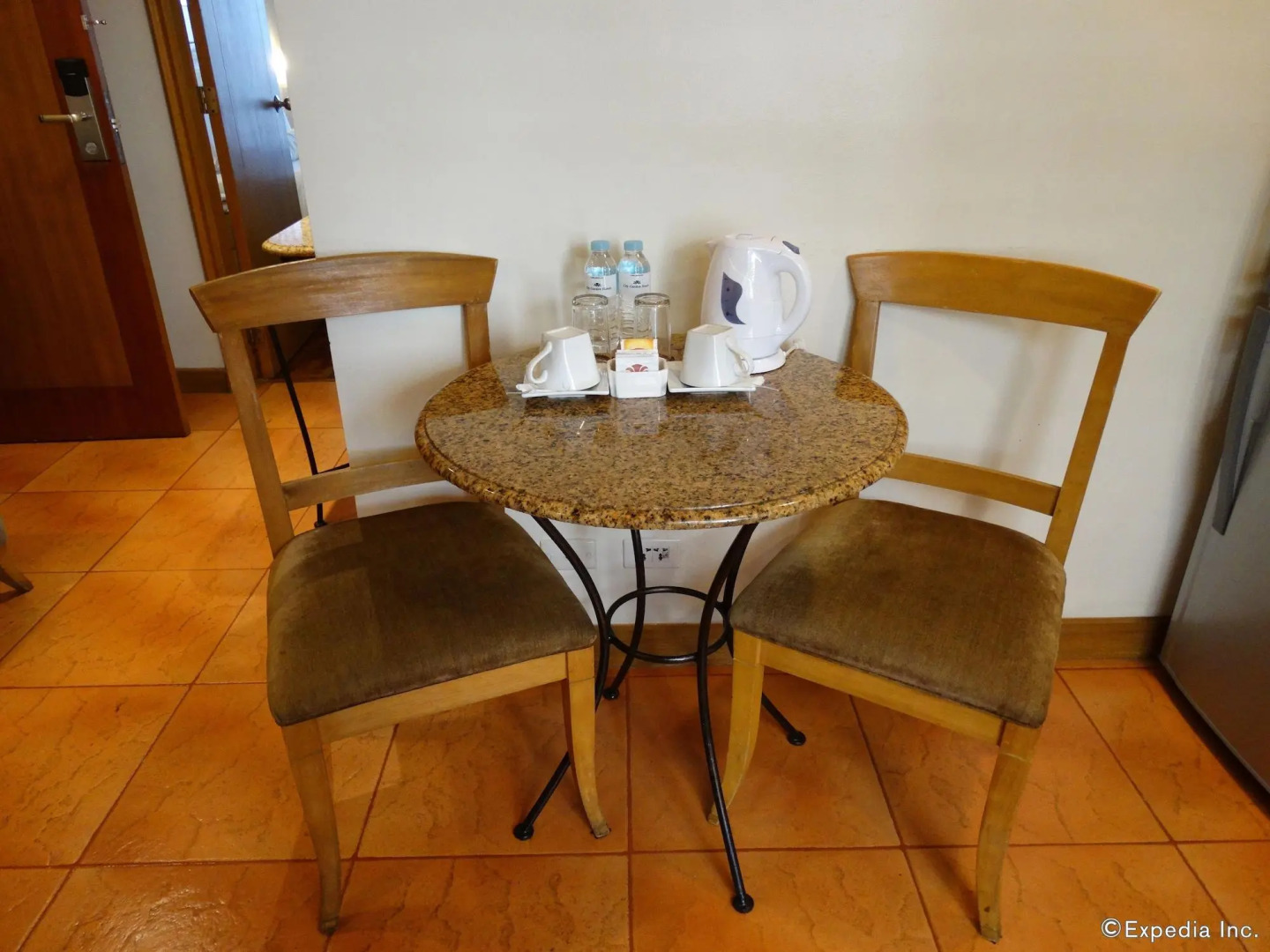 Отель City Garden Suites Manila