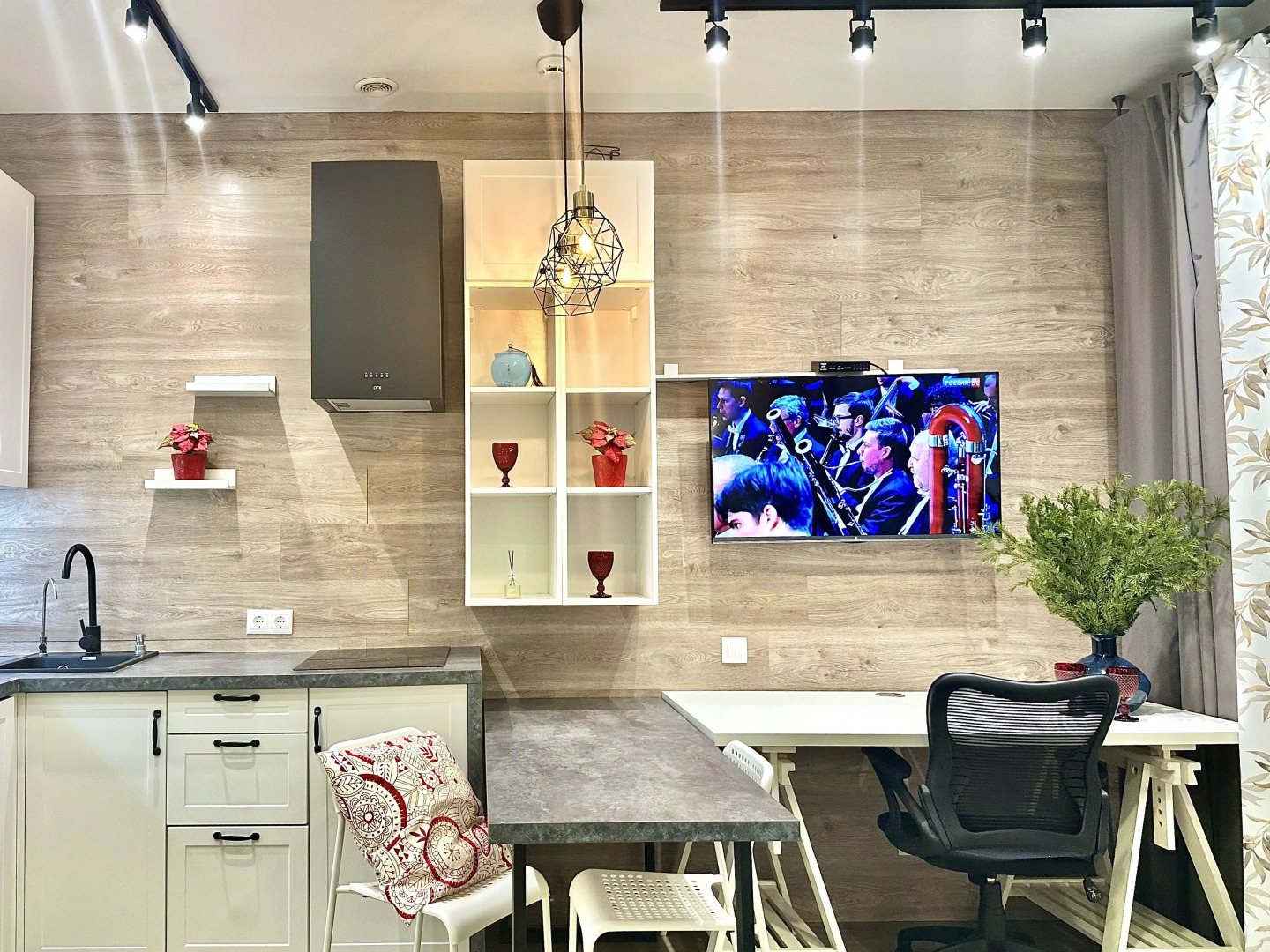 Квартира Люкс-Студия дизайнерская с видом на реку и Москва Сити