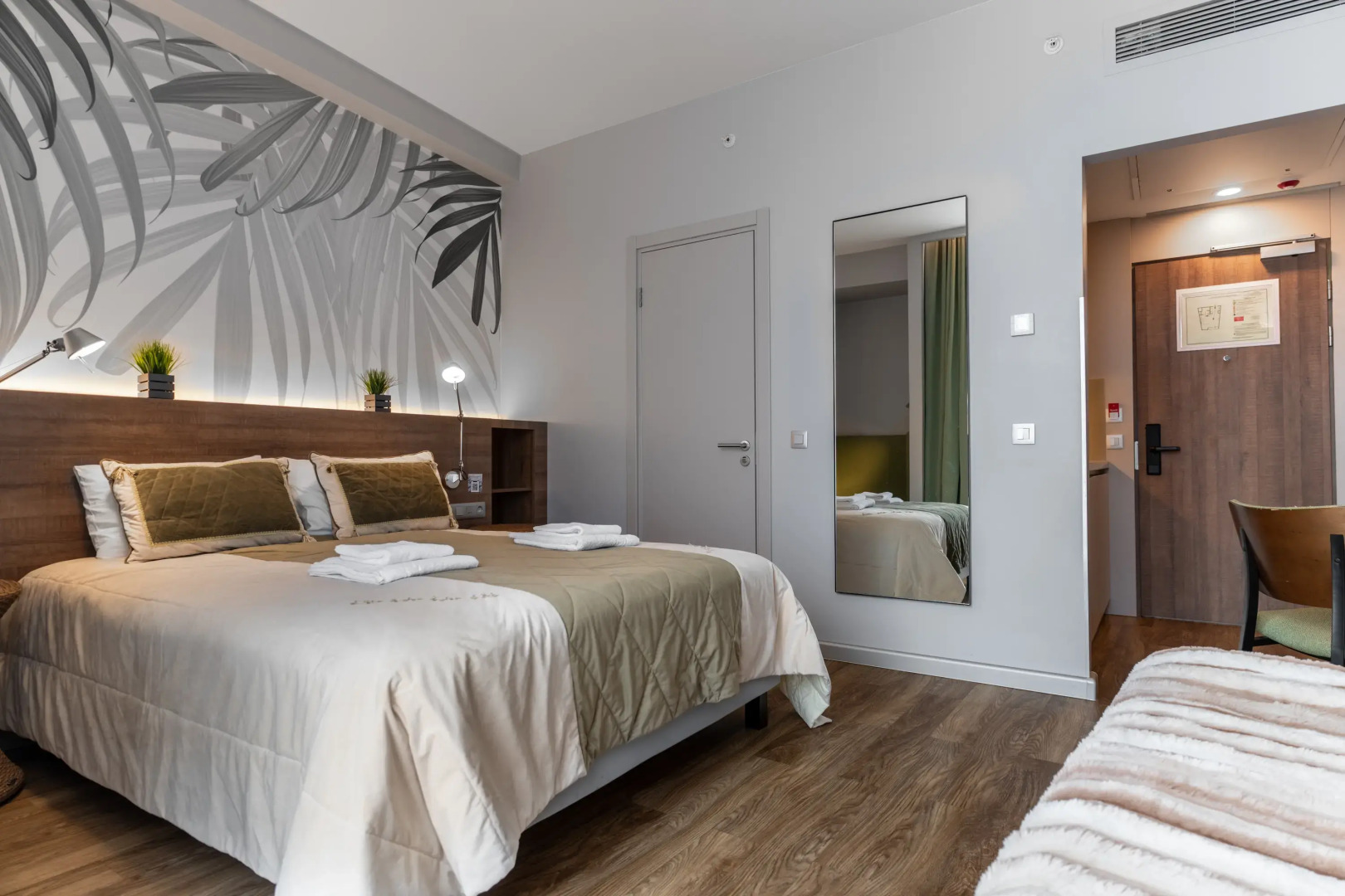 Апартаменты Дизайнерские с бассейном и морем вместимостью от 1 до 3 гостей от собственника